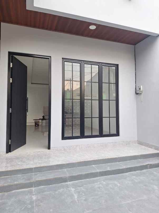 dijual rumah bulevar hijau
