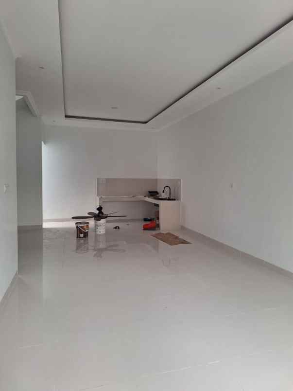 dijual rumah bulevar hijau