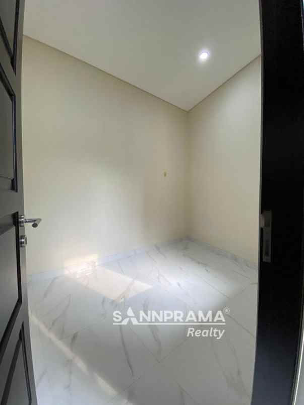 dijual rumah cakra limo depok
