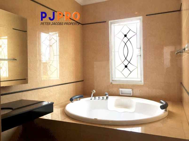 dijual rumah cantik siap huni di raffles hills cibubur