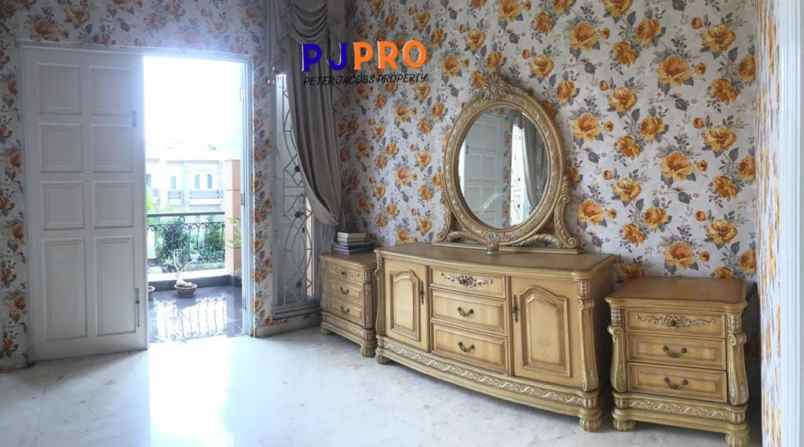 dijual rumah cantik siap huni di raffles hills cibubur