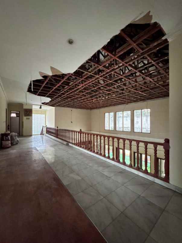 dijual rumah cilandak barat