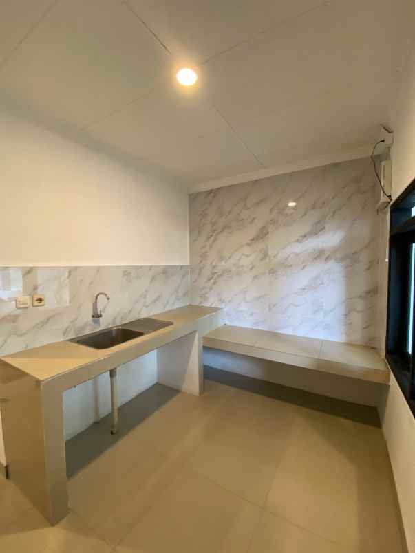 dijual rumah ciledug