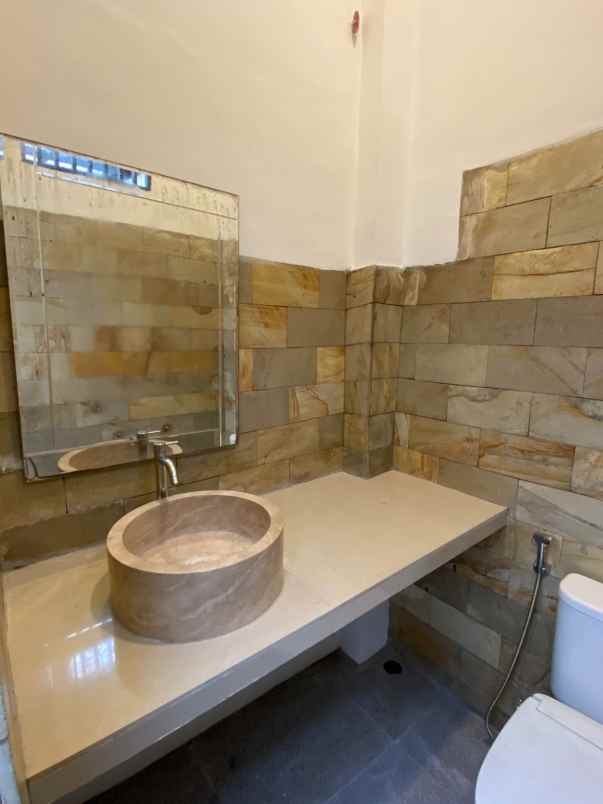 dijual rumah ciledug