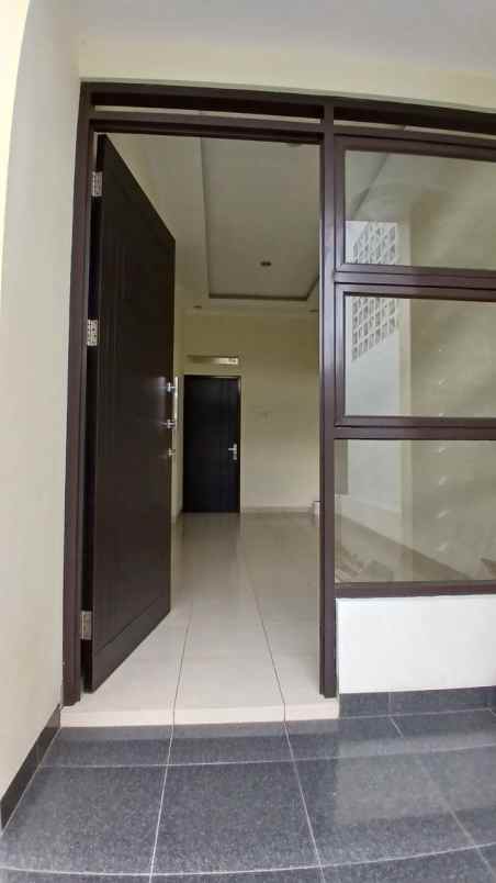 dijual rumah cimanggis