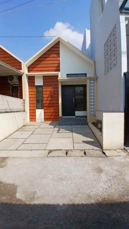 dijual rumah cimanggis