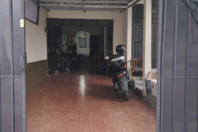 dijual rumah cinere depok