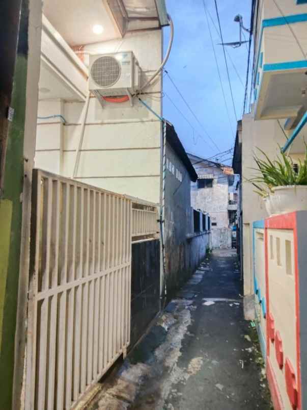 dijual rumah cipinang cempedak