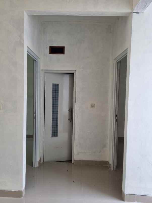 dijual rumah cluster kiana jl raya