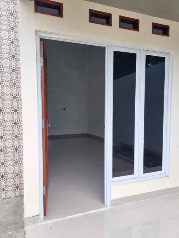 dijual rumah cluster kiana jl raya