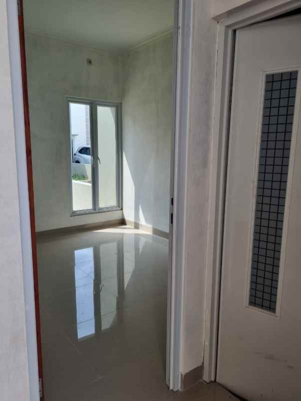 dijual rumah cluster kiana jl raya