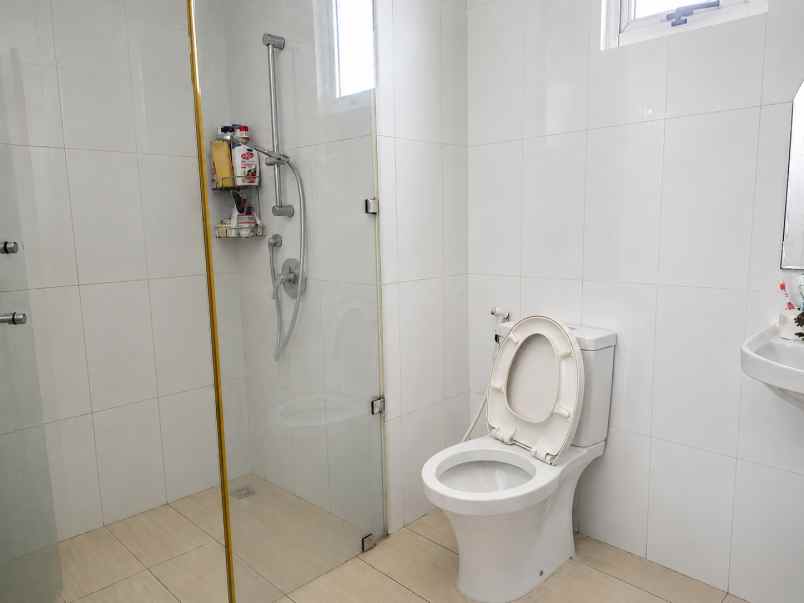 dijual rumah cluster palm spring jgc