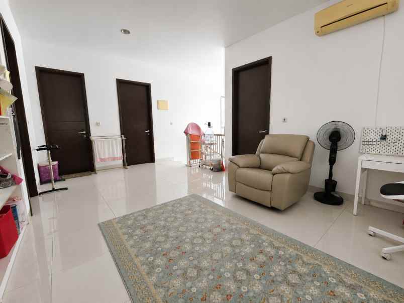 dijual rumah cluster palm spring jgc