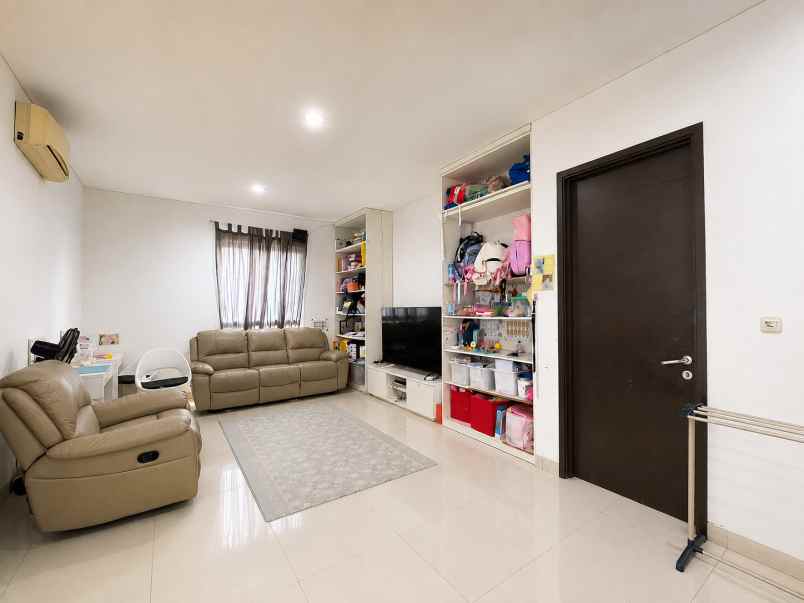 dijual rumah cluster palm spring jgc