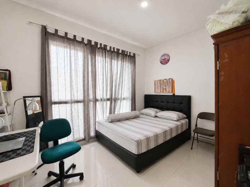 dijual rumah cluster palm spring jgc