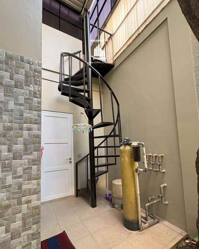 dijual rumah cluster scarlet the