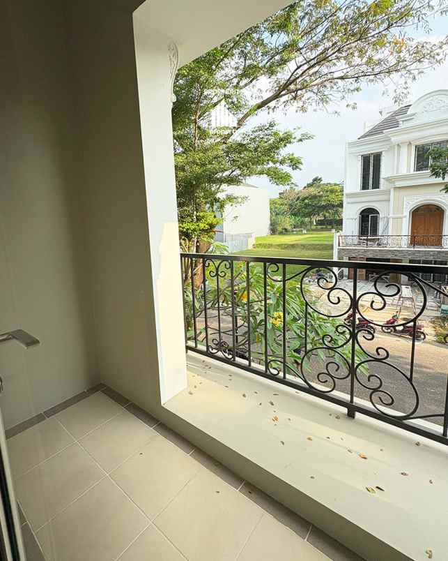 dijual rumah cluster scarlet the