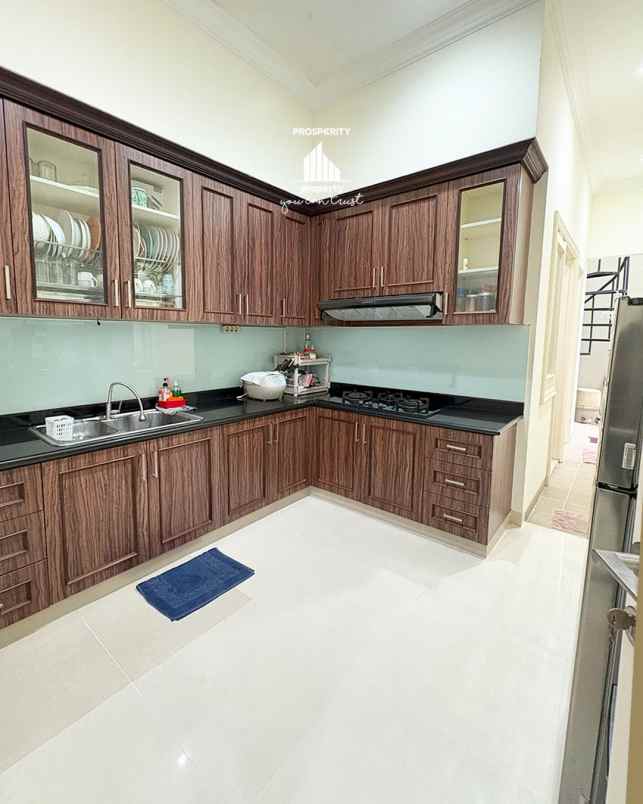 dijual rumah cluster scarlet the