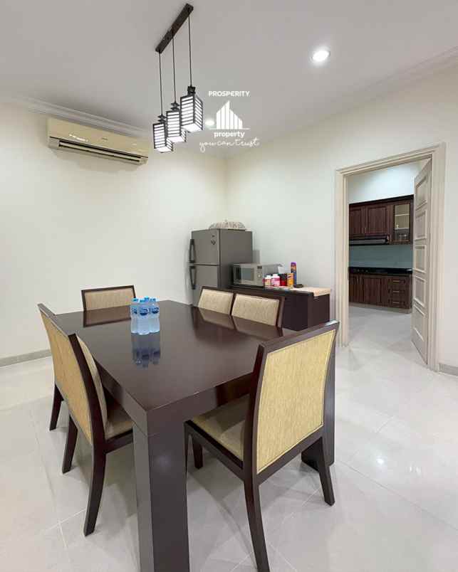 dijual rumah cluster scarlet the