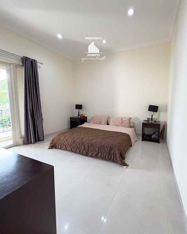 dijual rumah cluster scarlet the