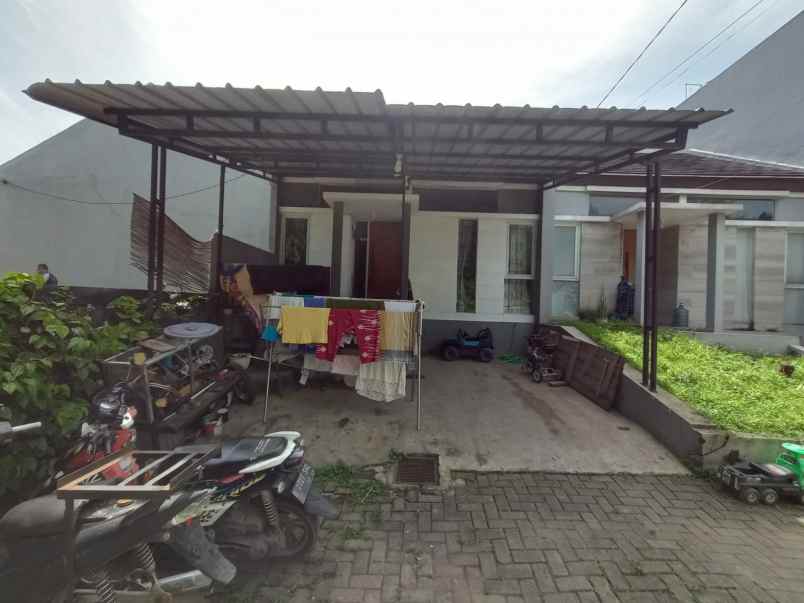 dijual rumah d paradiso residence