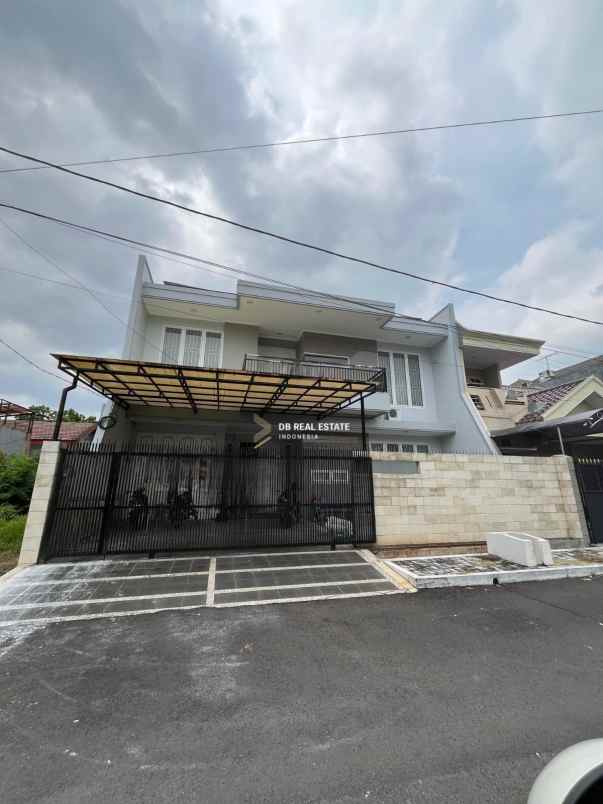 dijual rumah dharmahusada indah timur