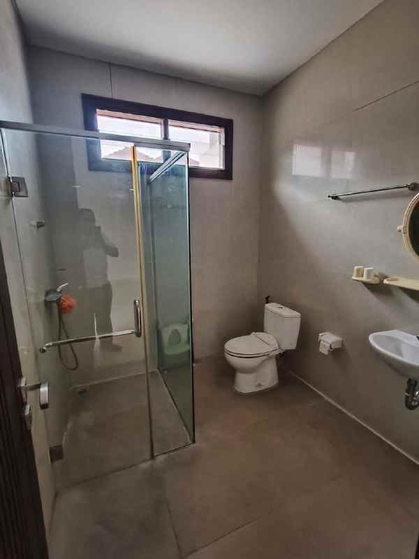 dijual rumah dharmahusada mas