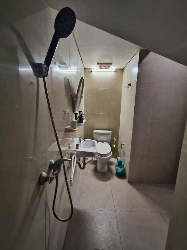 dijual rumah dharmahusada mas