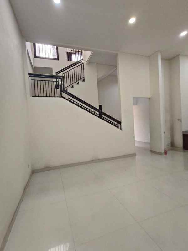 dijual rumah dharmahusada mas