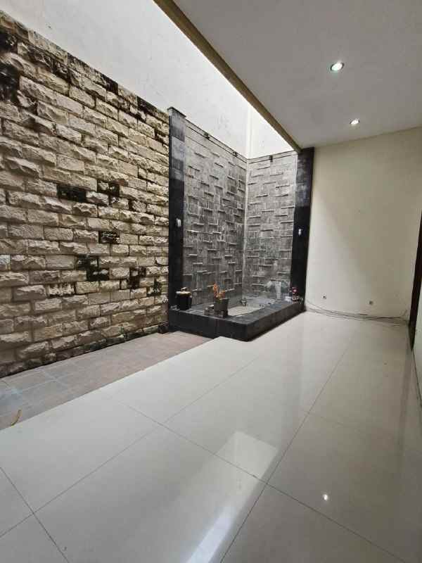 dijual rumah dharmahusada mas