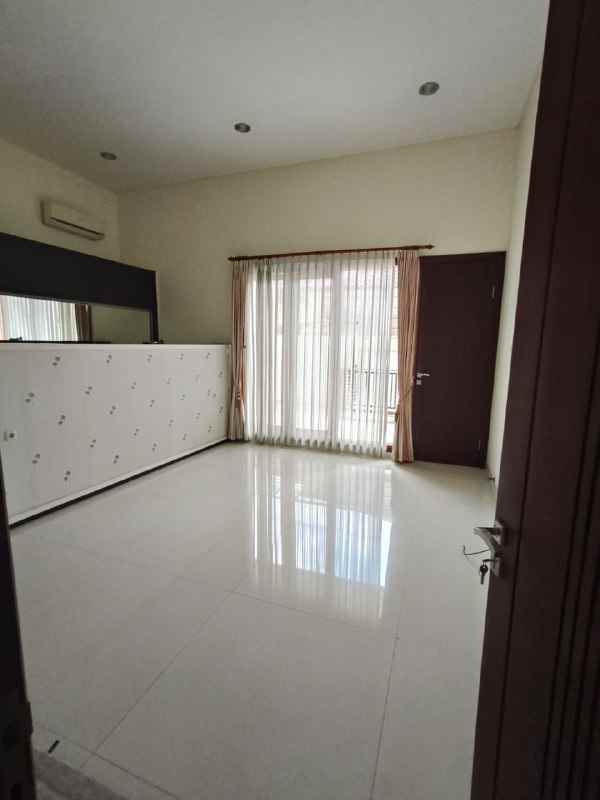 dijual rumah dharmahusada mas