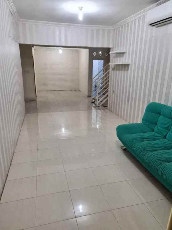 dijual rumah di depok 2 akses jalan raya