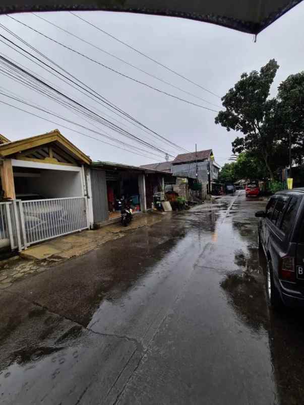 dijual rumah di depok 2 akses jalan raya
