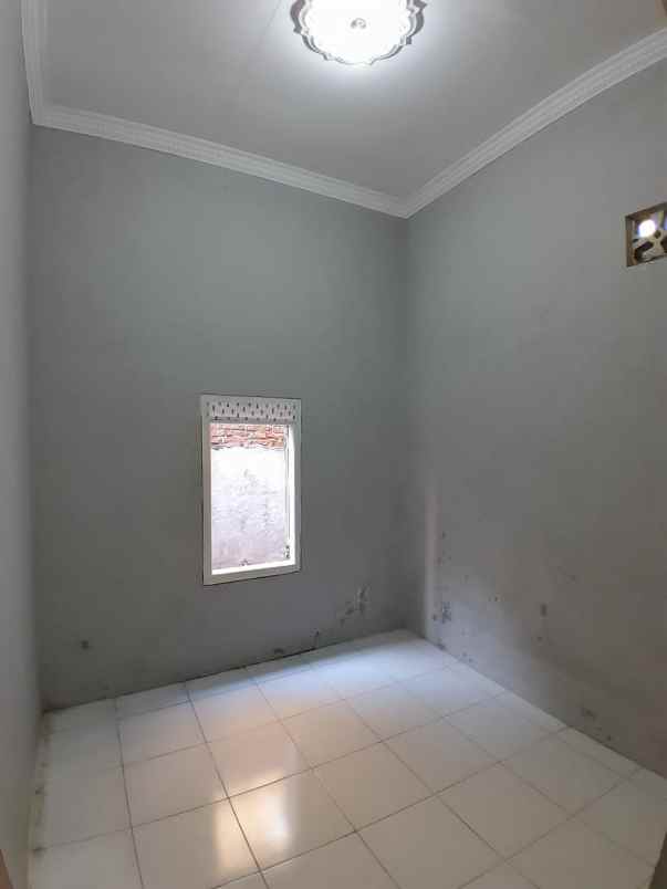 dijual rumah di kalicari palebon semarang