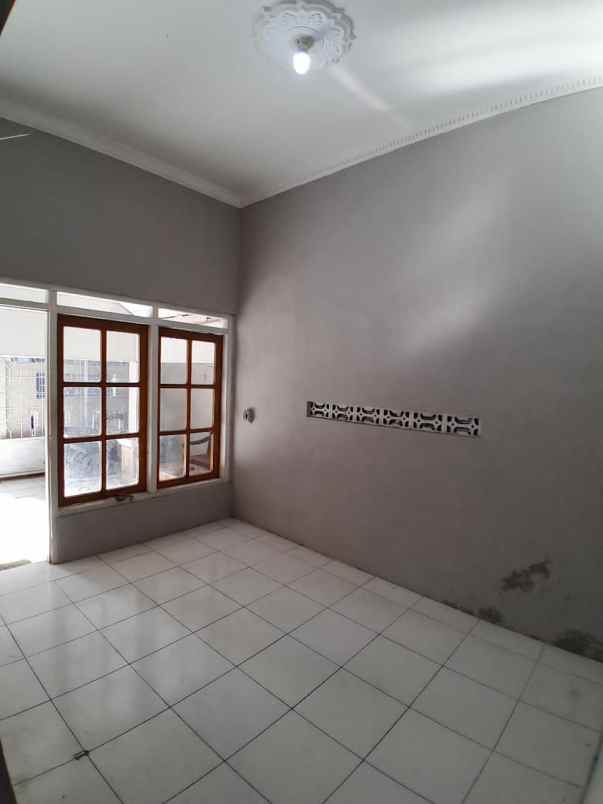 dijual rumah di kalicari palebon semarang
