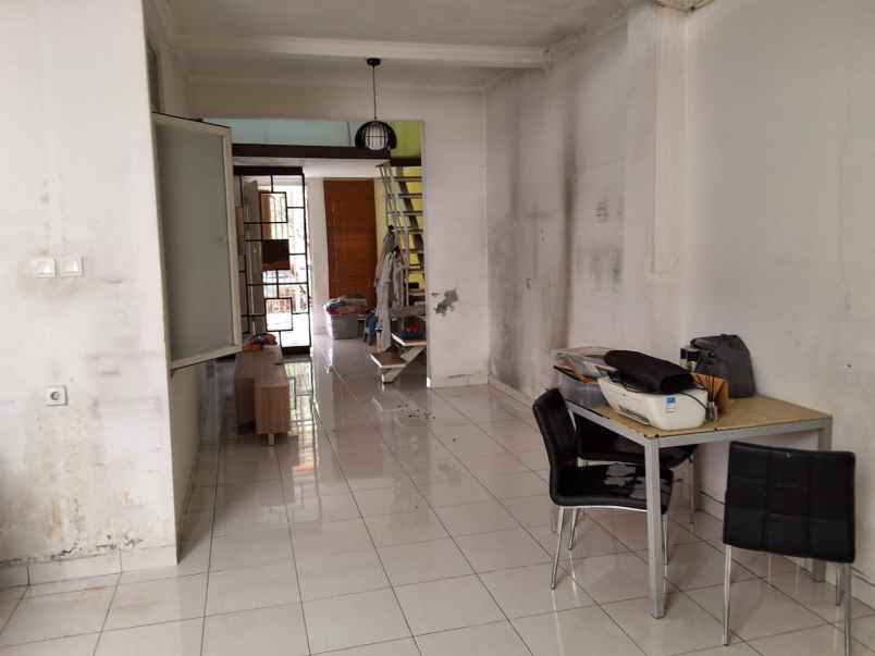 dijual rumah di legenda wisata cibubur