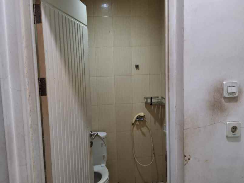 dijual rumah di legenda wisata cibubur