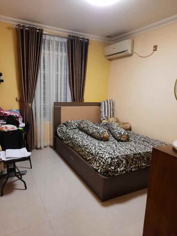 dijual rumah di puan timur kelapa gading