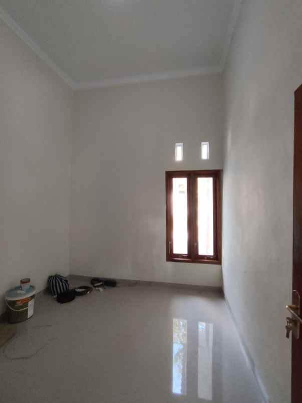 dijual rumah di sleman dekat dengan jalan godean