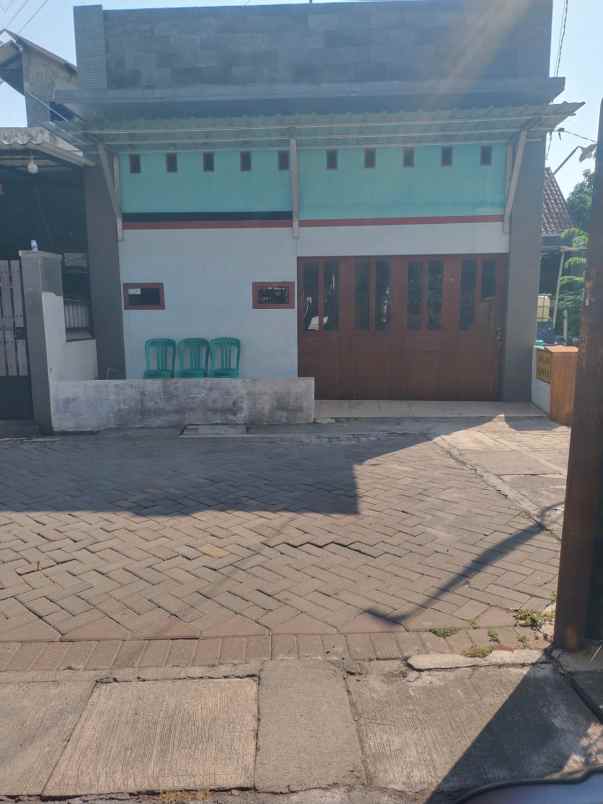 dijual rumah di zebra semarang