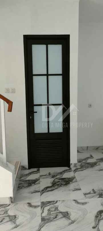 dijual rumah discovery bintaro