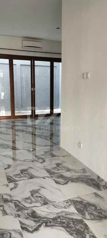 dijual rumah discovery bintaro