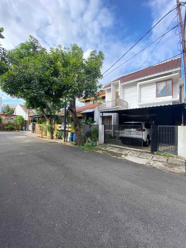 dijual rumah duren sawit jakarta timur