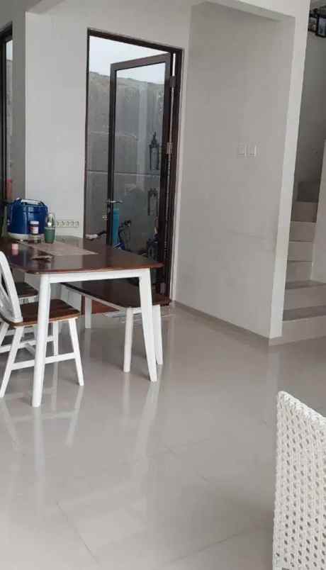 dijual rumah graha raya bintaro