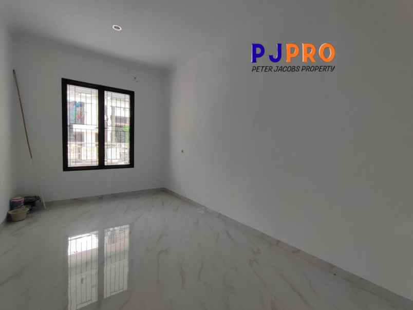 dijual rumah harapan indah 1