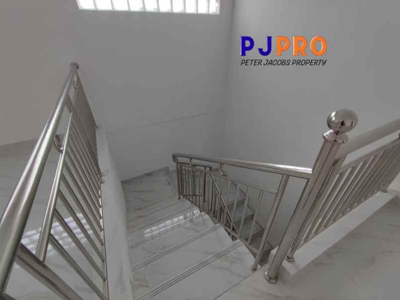 dijual rumah harapan indah 1