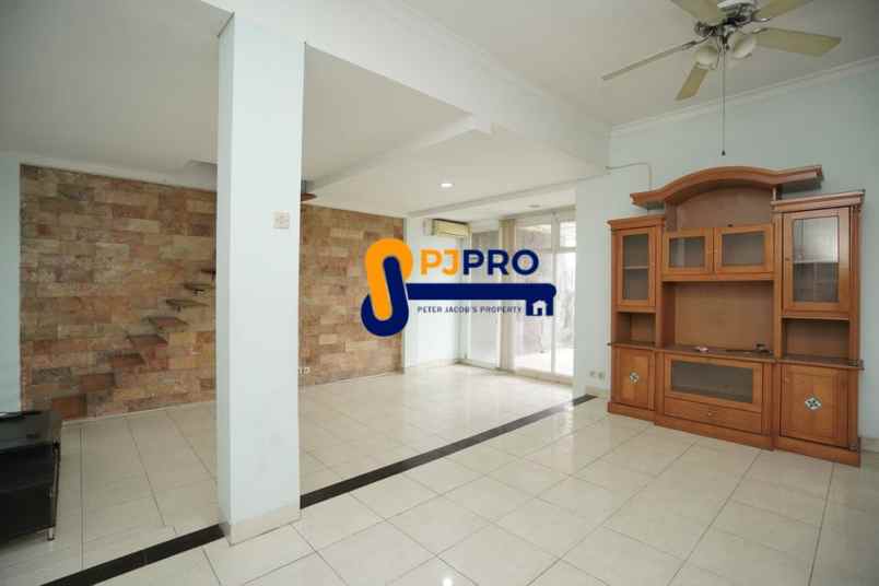 dijual rumah harapan indah 2 dalam cluster