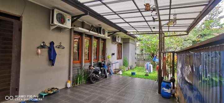dijual rumah holis