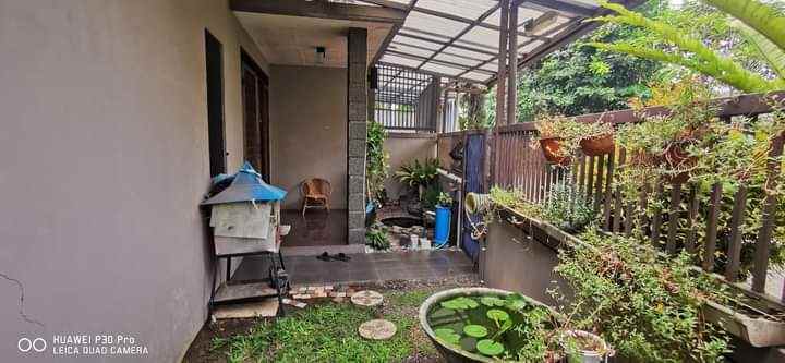 dijual rumah holis