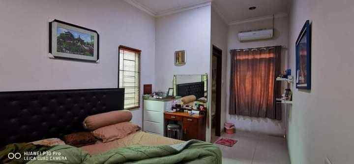 dijual rumah holis